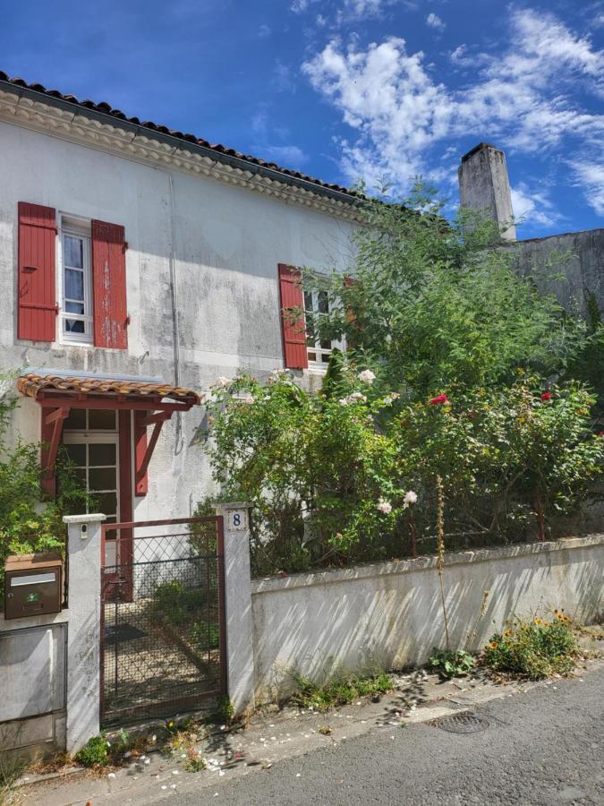 La Maison Rouge Paisible Maison De Pays Saujon Exteriér fotografie
